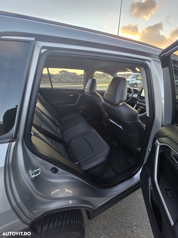 Toyota RAV4 2.5 4x4 Hybrid Team Deutschland - 6