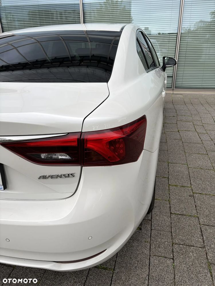 Toyota Avensis 1.8 Prestige MS - 24