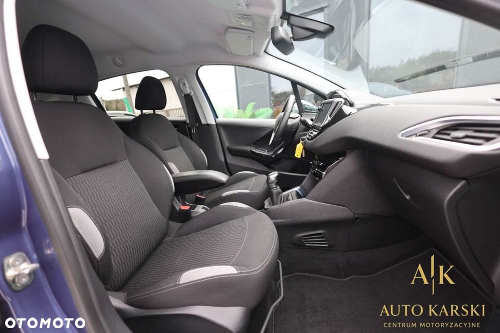 Peugeot 208 - 37