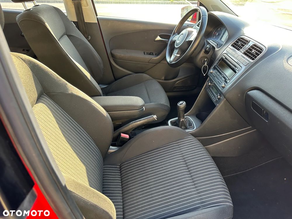 Volkswagen Polo 1.6 TDI Blue Motion Technology Comfortline - 19