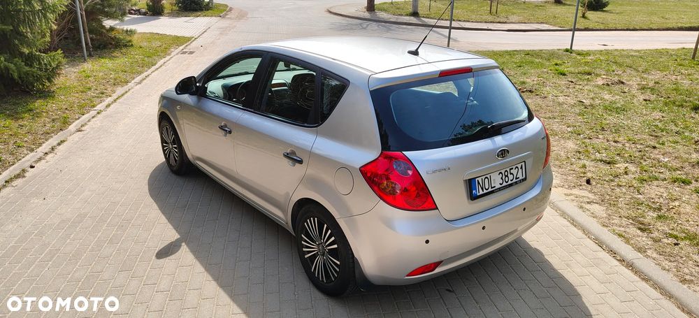 Kia Ceed 1.6 Crdi Comfort + - 4