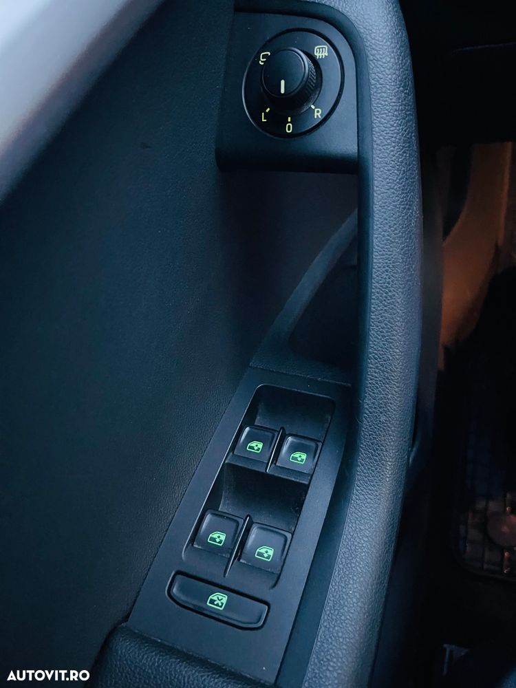 Skoda Octavia Combi Diesel 1.6 TDI DSG Ambition - 12