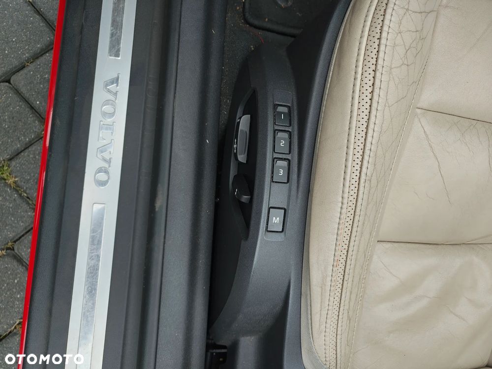 Volvo C70 2.4D5 Momentum - 11