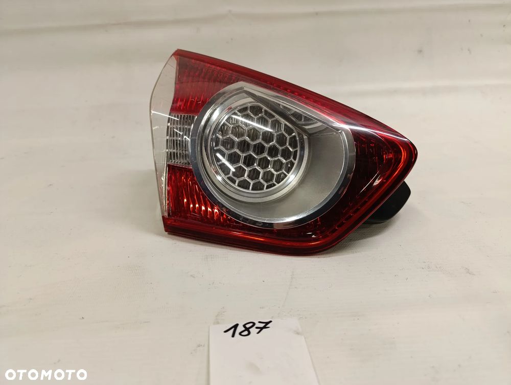 KUGA MK1 LAMPA LEWY TYŁ TYLNA W KLAPĘ - 2