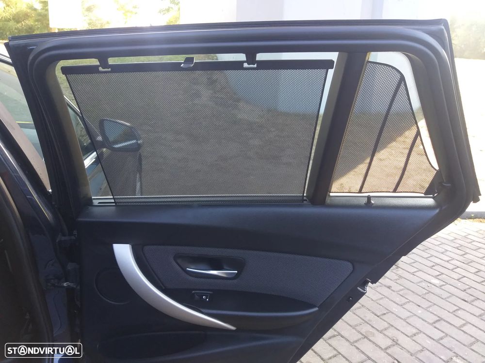 BMW 320 d Touring Advantage Auto - 30