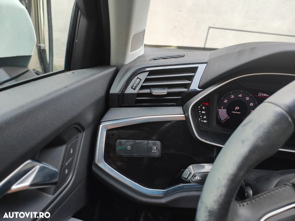 Audi Q3 35 TFSI S tronic - 8