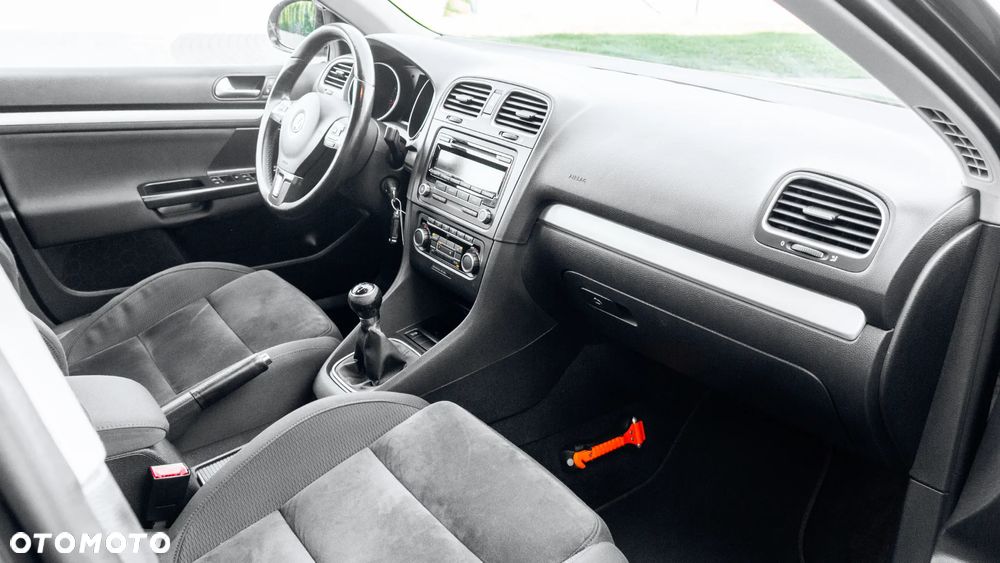 Volkswagen Golf Variant ver-1-4-tsi-edition - 28