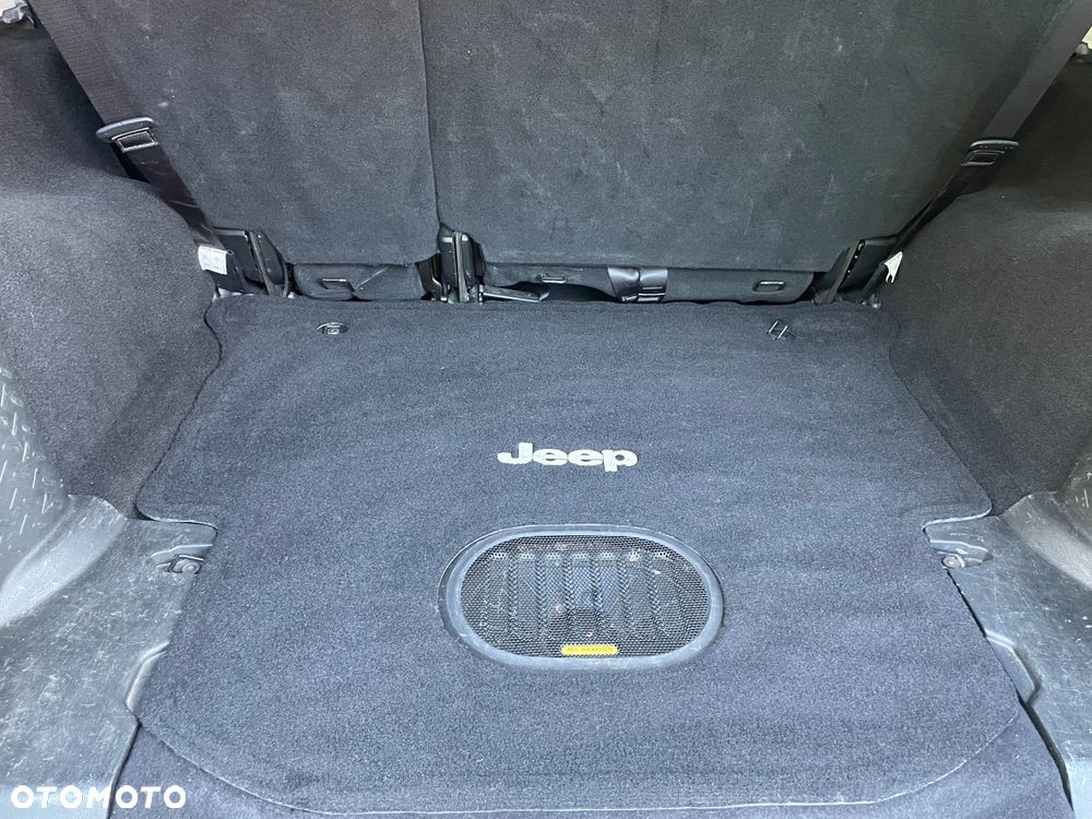 Jeep Wrangler - 11