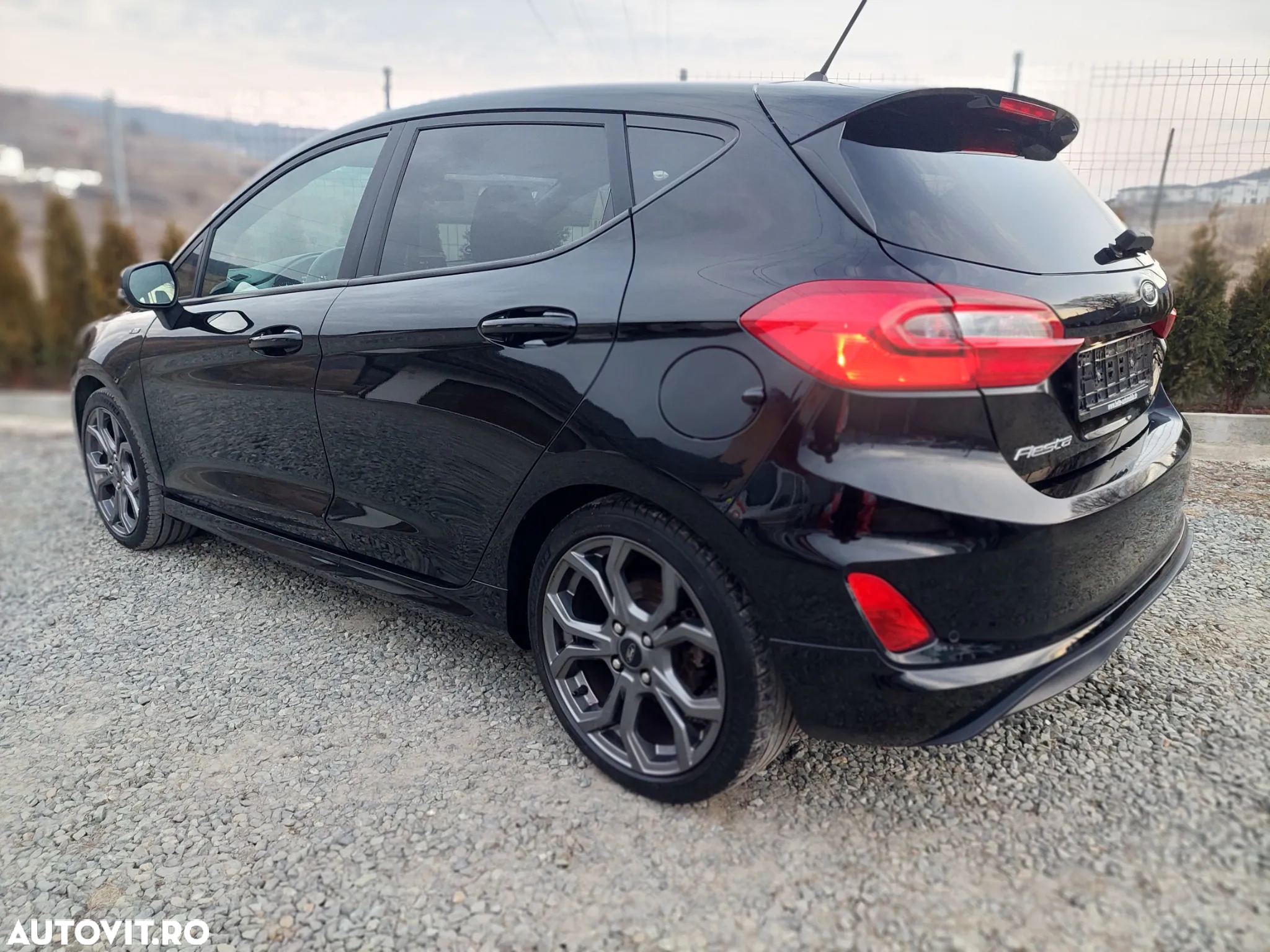 Ford Fiesta 1.0 EcoBoost S&S ST-LINE - 3