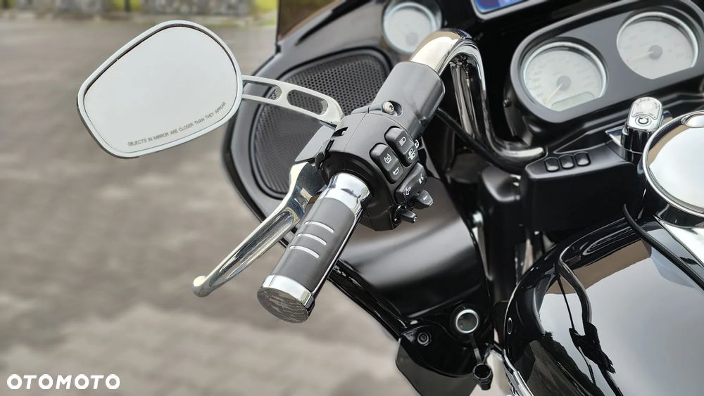 Harley-Davidson Touring Road Glide - 28