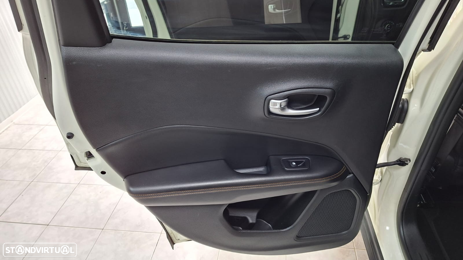 Jeep Compass 1.6 M-Jet Limited - 18