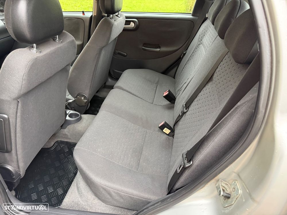 Opel Corsa 1.2 16V Confort - 12