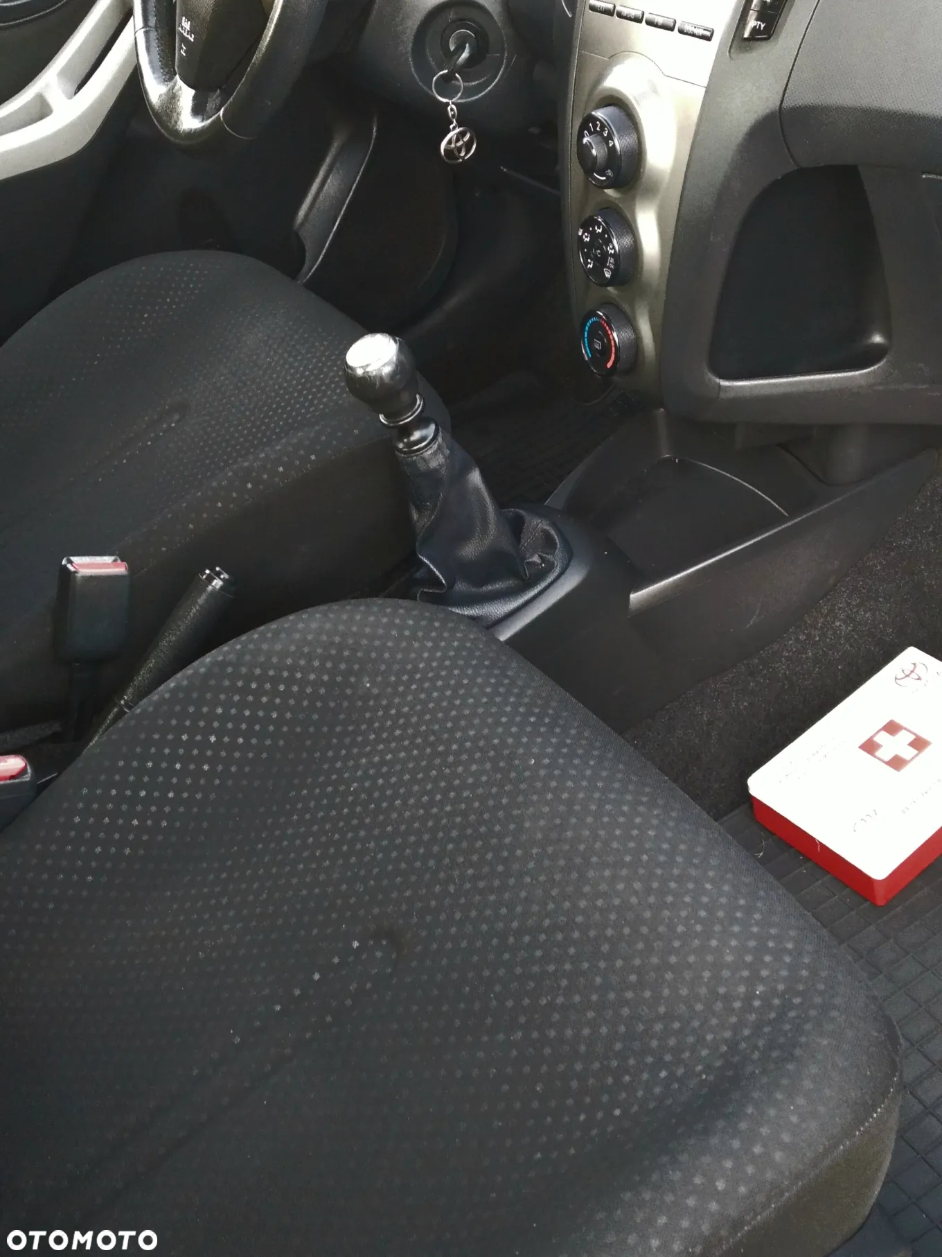 Toyota Yaris 1.33 Luna - 4