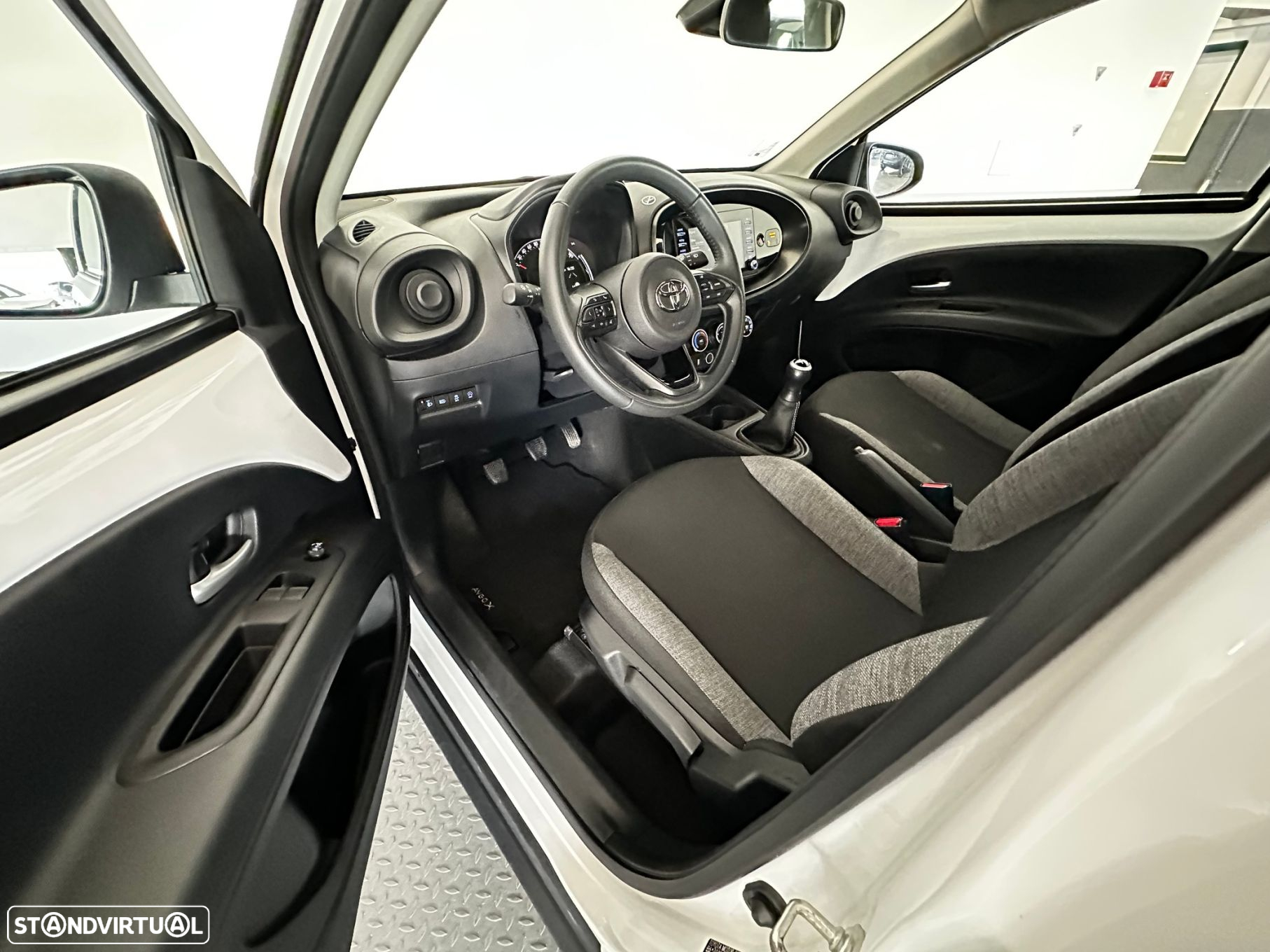 Toyota Aygo X 1.0 Limited - 11