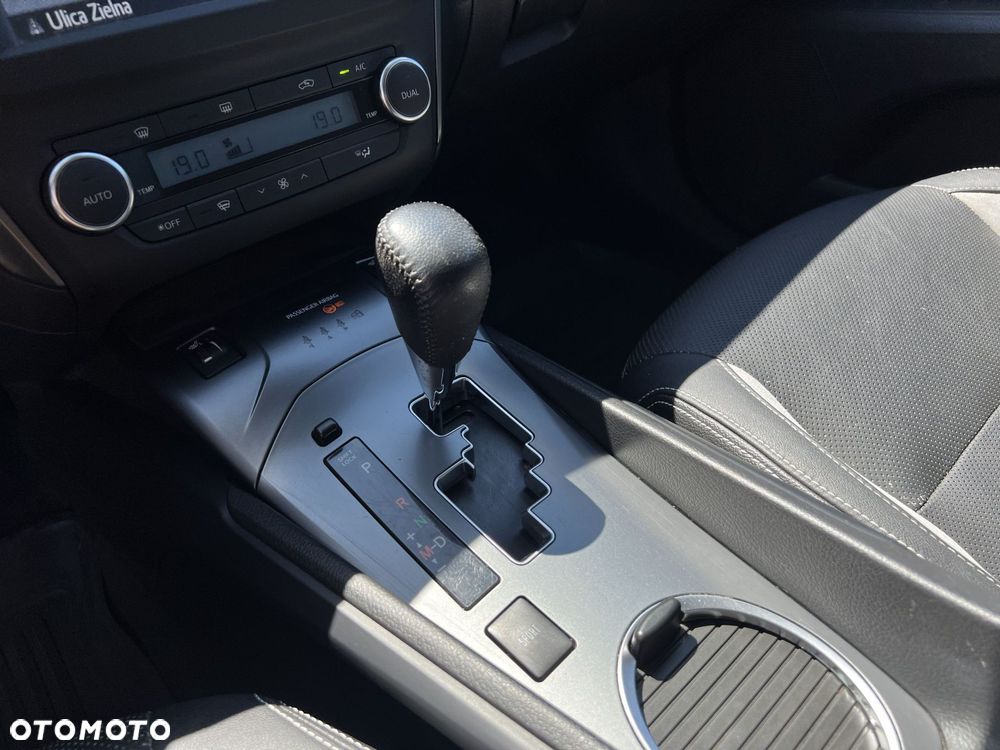 Toyota Avensis - 15