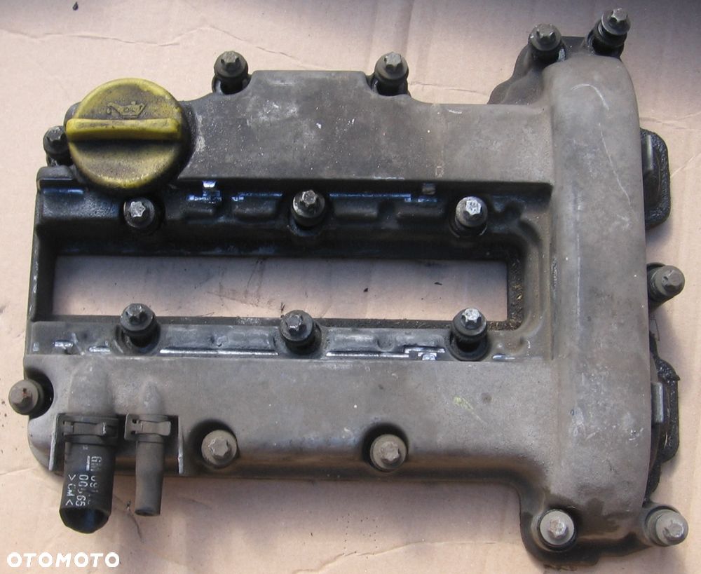 pokrywa zaworów OPEL CORSA C D 1.0 12V - 1