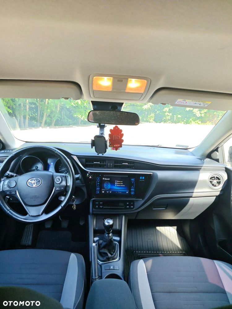 Toyota Auris - 15