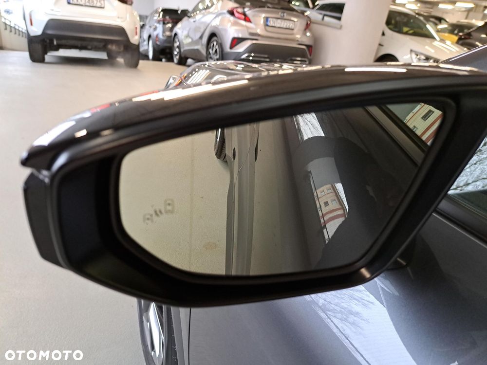 Lexus LBX 1.5 Hybrid Elegant AWD - 32