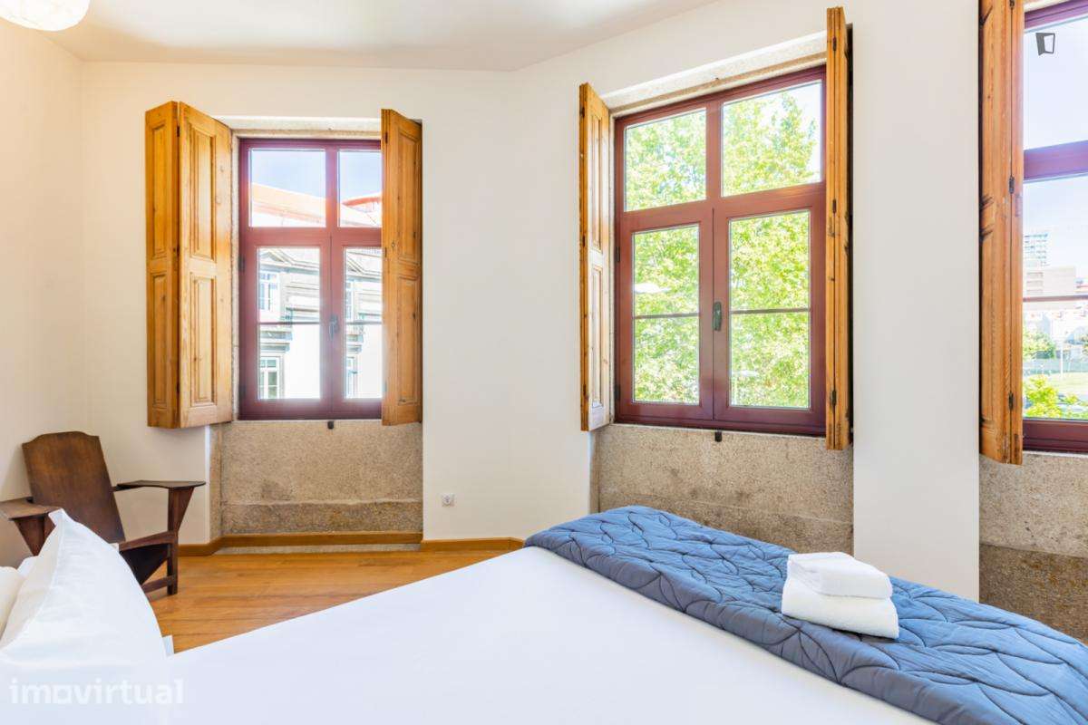Apartamento com 1 quartos - localizado em Santo Ildefonso Porto - Grande imagem: 2/37