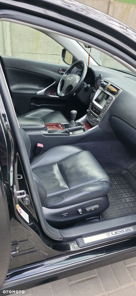 Lexus IS 220 D Prestige - 10