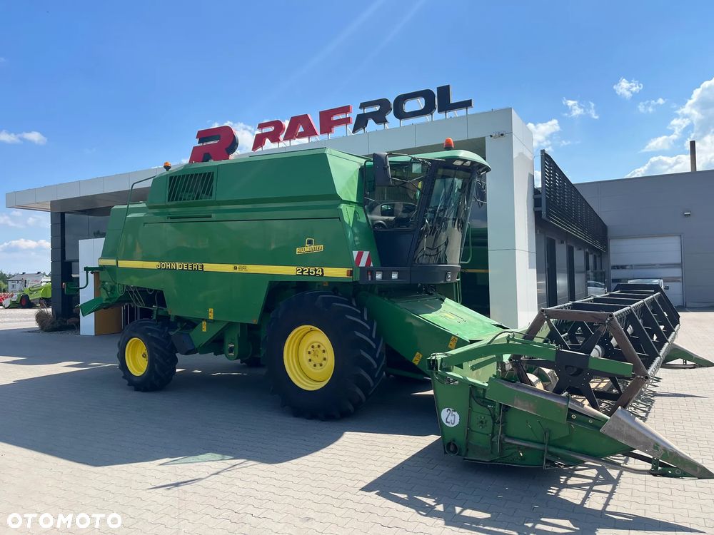 John Deere 2254 HillMaster - 1