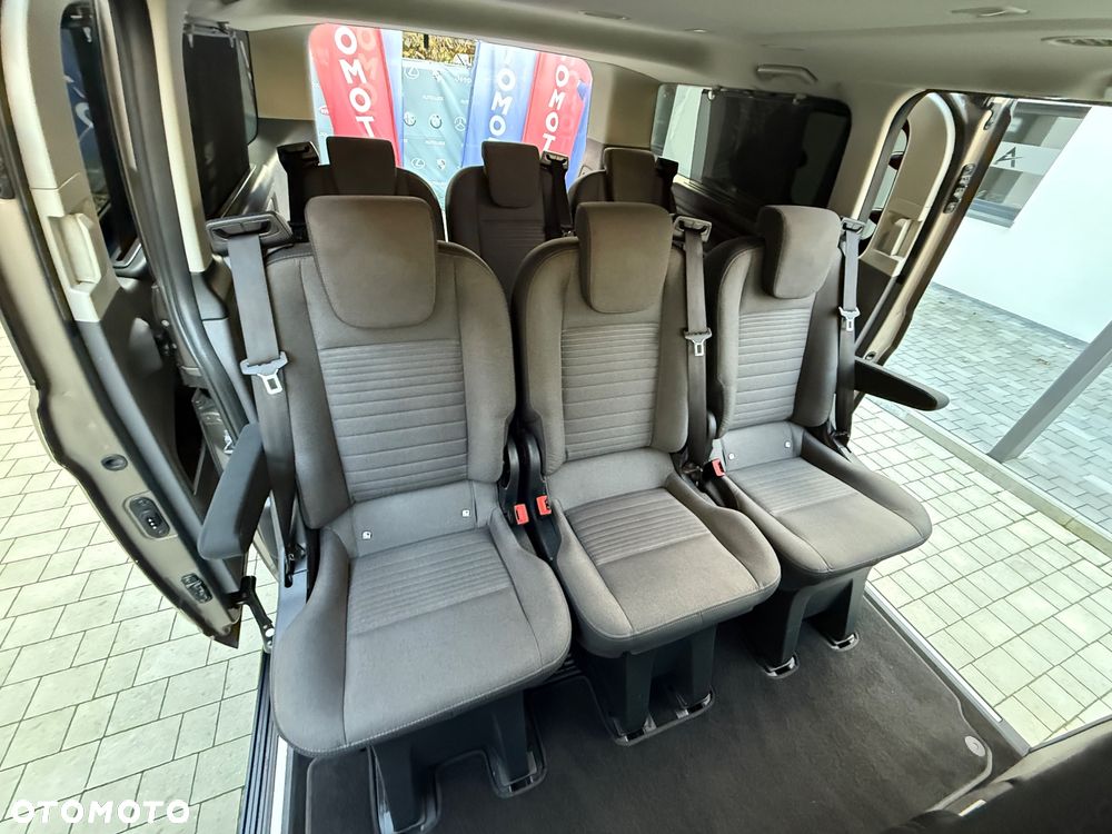 Ford Tourneo Custom - 17
