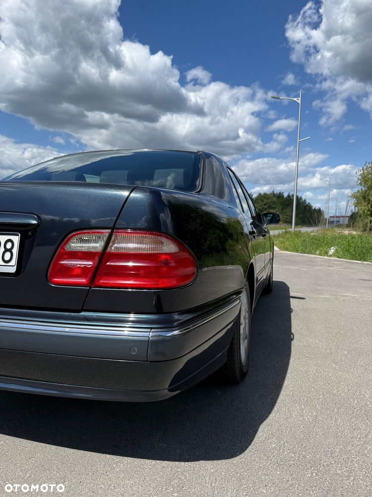 Mercedes-Benz Klasa E 280 T Elegance - 6