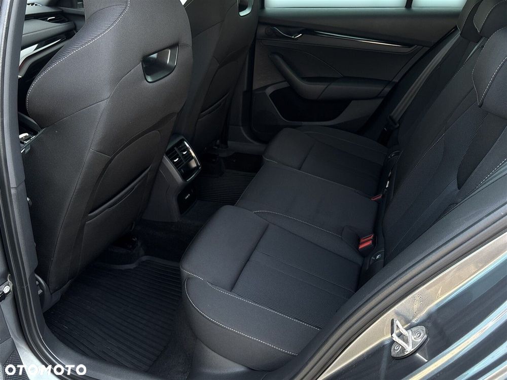 Skoda Octavia 2.0 TDI Sportline DSG - 13