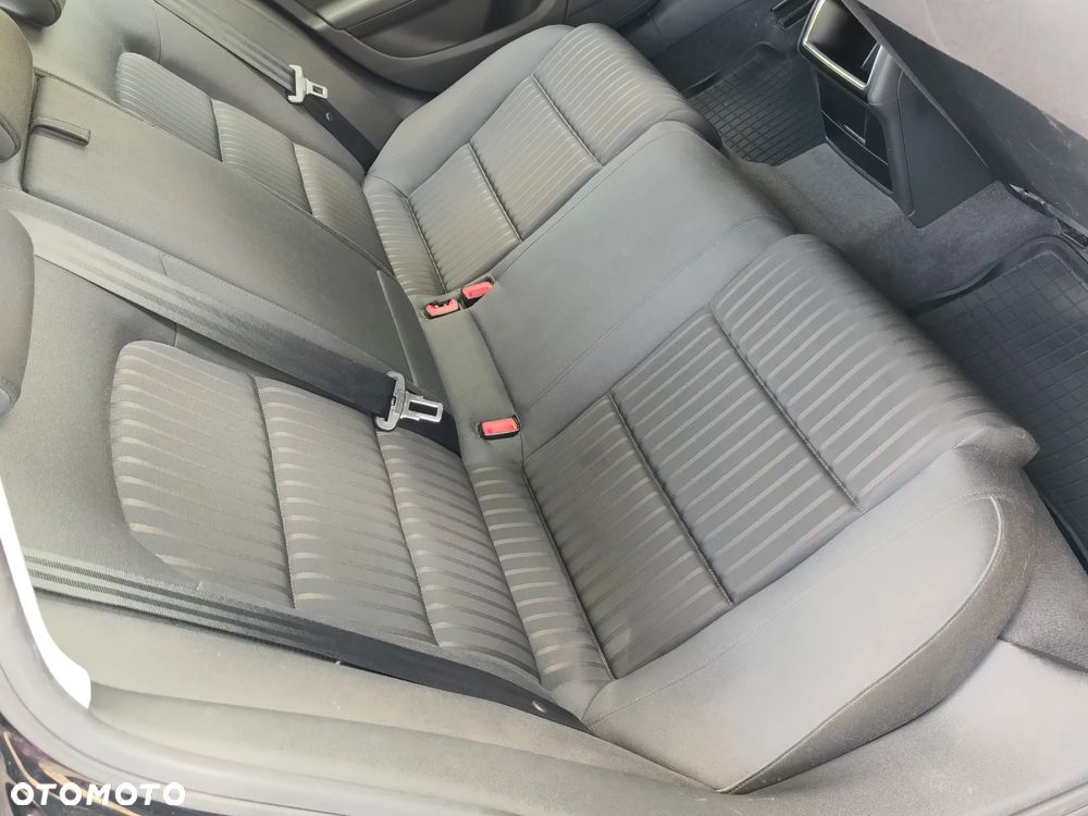 Audi A4 Avant 2.0 TDI - 10