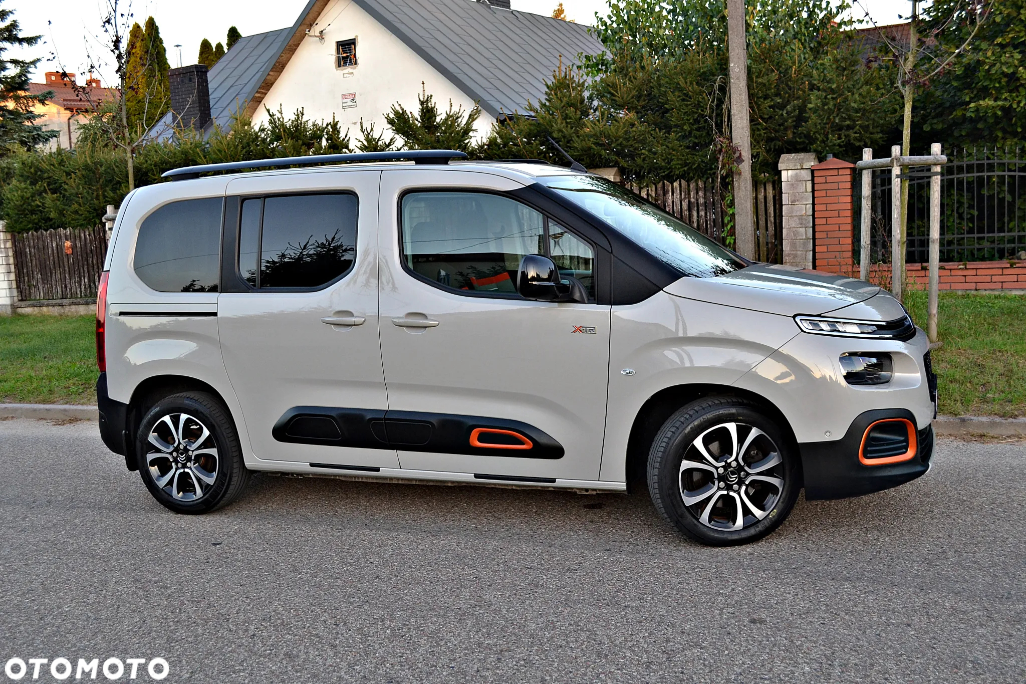 Citroën Berlingo M BlueHDi 130 SHINE - 24
