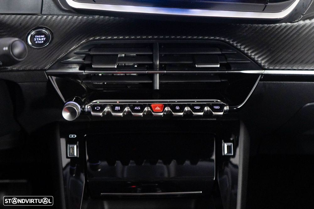 Peugeot 2008 1.2 PureTech Allure EAT8 - 27