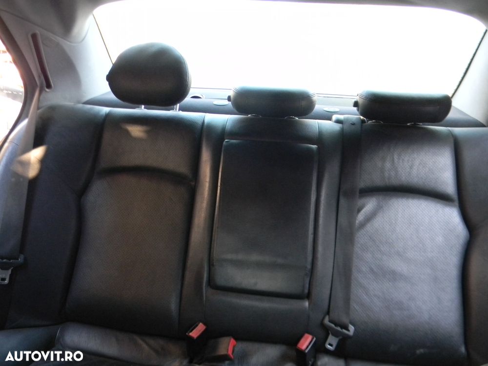 Dezmembrari  Mercedes-Benz C-CLASS (W203)  2000  > 2007 C 200 CDI (20 - 33