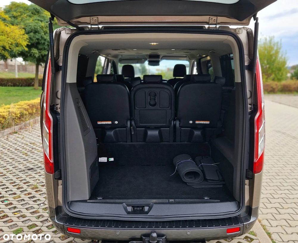 Ford Tourneo Custom - 20