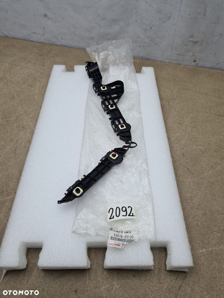 Toyota camry 8 VIII 17-24r 52576-33130 ślizg zderzaka tył tylny lewy - 6