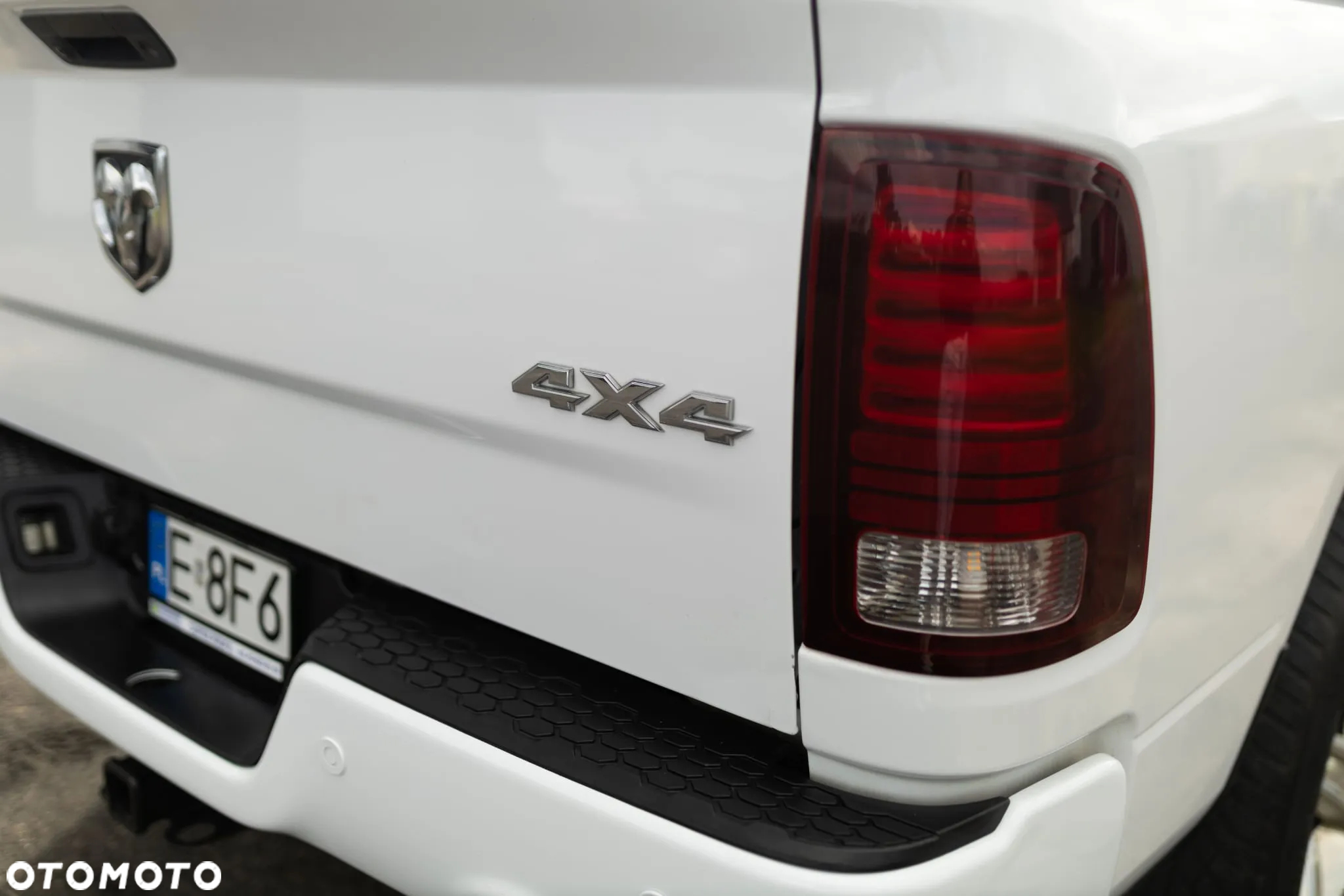 Dodge RAM 1500 5.7 4x4 - 8