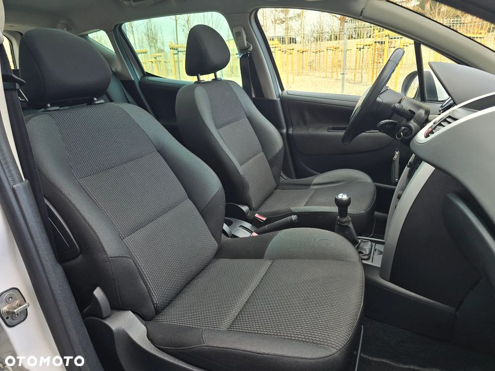 Peugeot 207 - 6