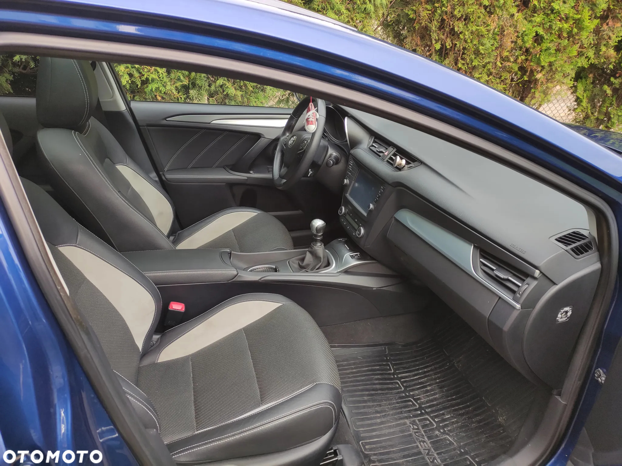 Toyota Avensis 2.0 D-4D Prestige - 11