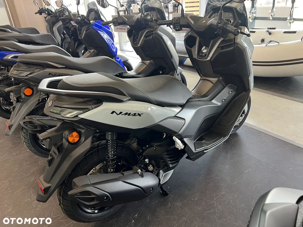 Yamaha NMAX - 4