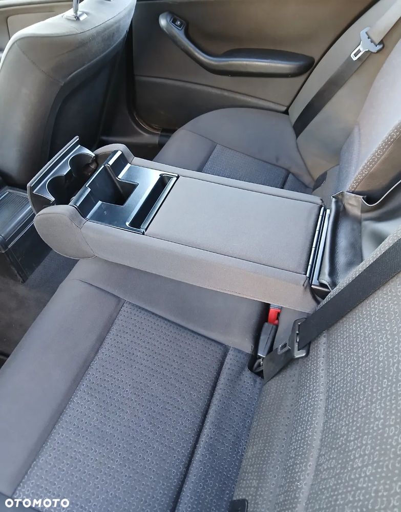 BMW Seria 3 318i - 10