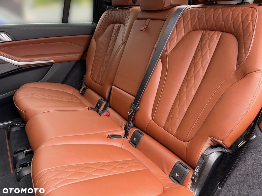 BMW X7 - 9