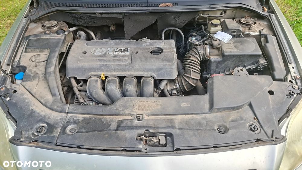 Toyota Avensis 1.8 VVT-i Sol - 11