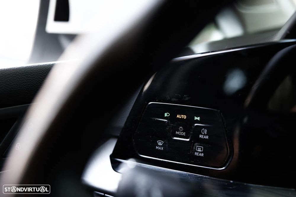 VW Golf 1.5 eTSI OPF DSG R-Line - 23