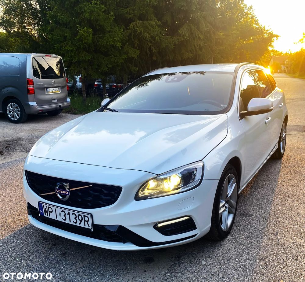 Volvo V60 D4 AWD Geartronic RDesign - 8