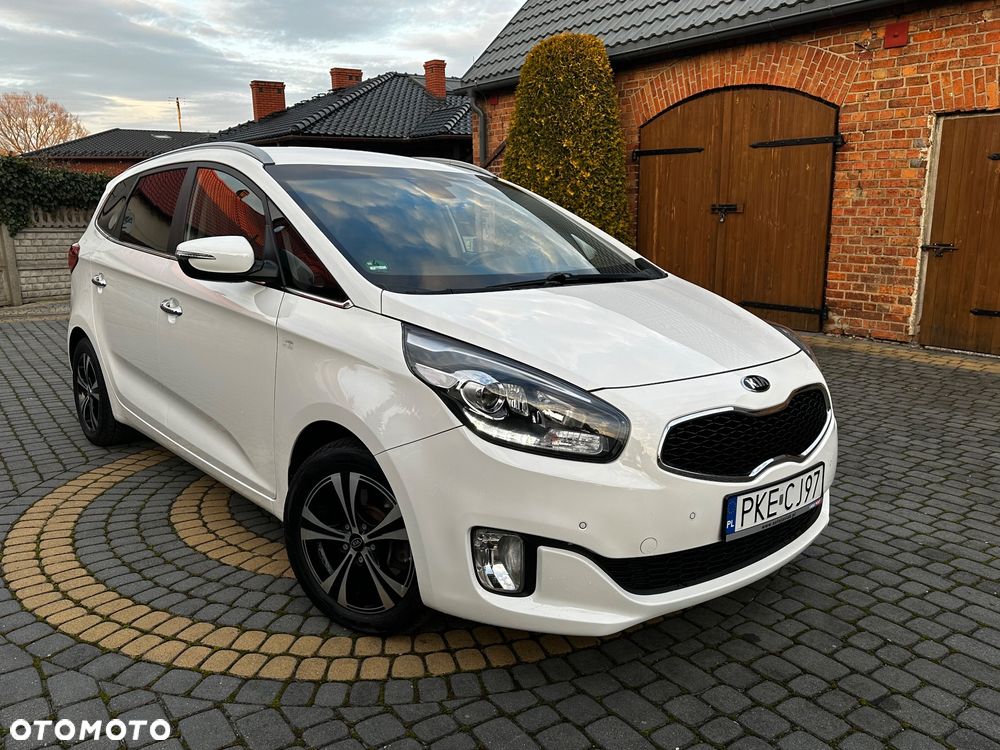 Kia Carens - 1
