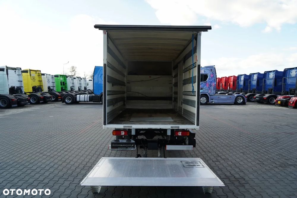 Iveco DAILY 35-160 / KONTENER 4,2 M / WINDA / BLIŹNIAK   DMC: 3500 KG /  2022 - 23