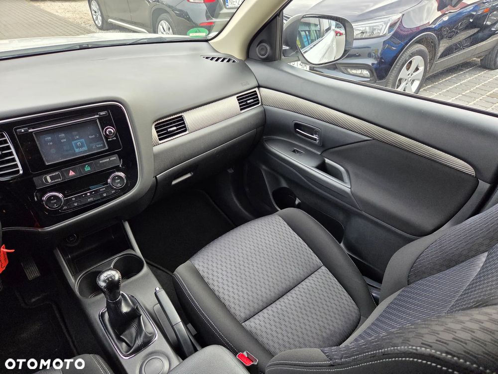 Mitsubishi Outlander 2.0 City Style 2WD - 20