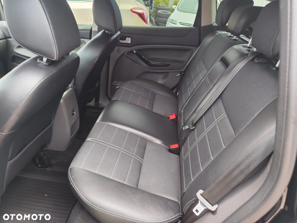 Ford Kuga 2.0 TDCi 4x4 Titanium - 39