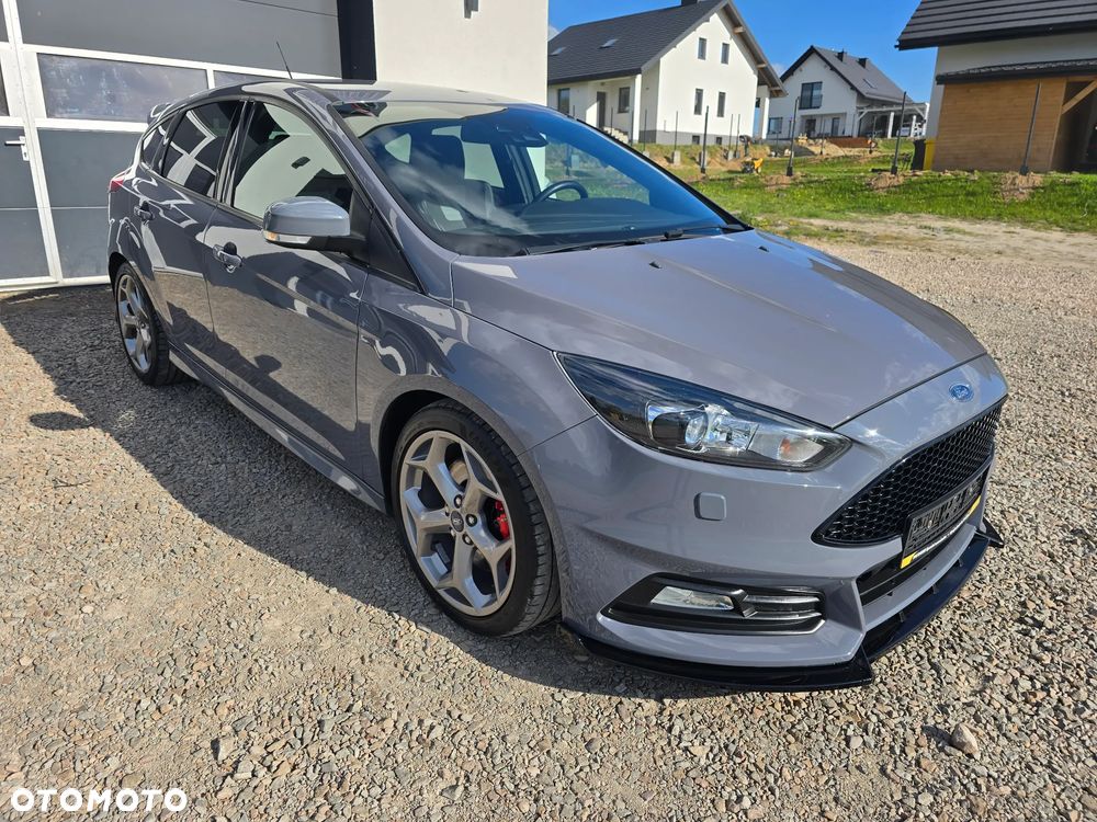 Ford Focus 2.0 EcoBoost ST mit Leder-Exclusiv-Paket - 12