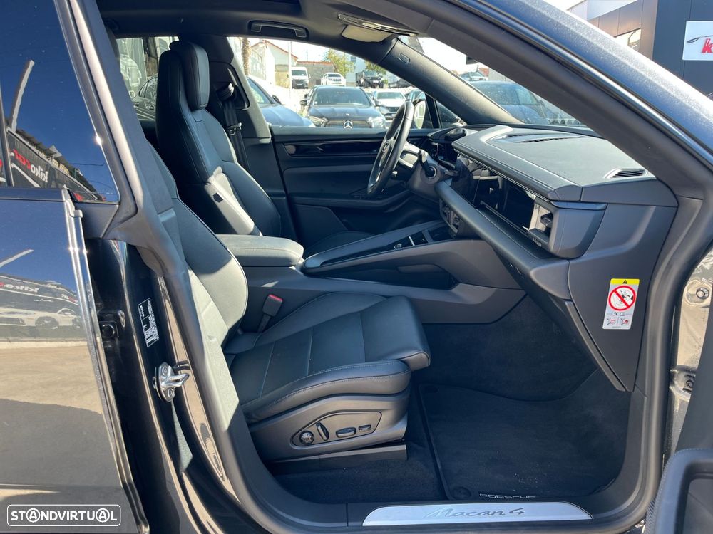 Porsche Macan Electric 4 - 53