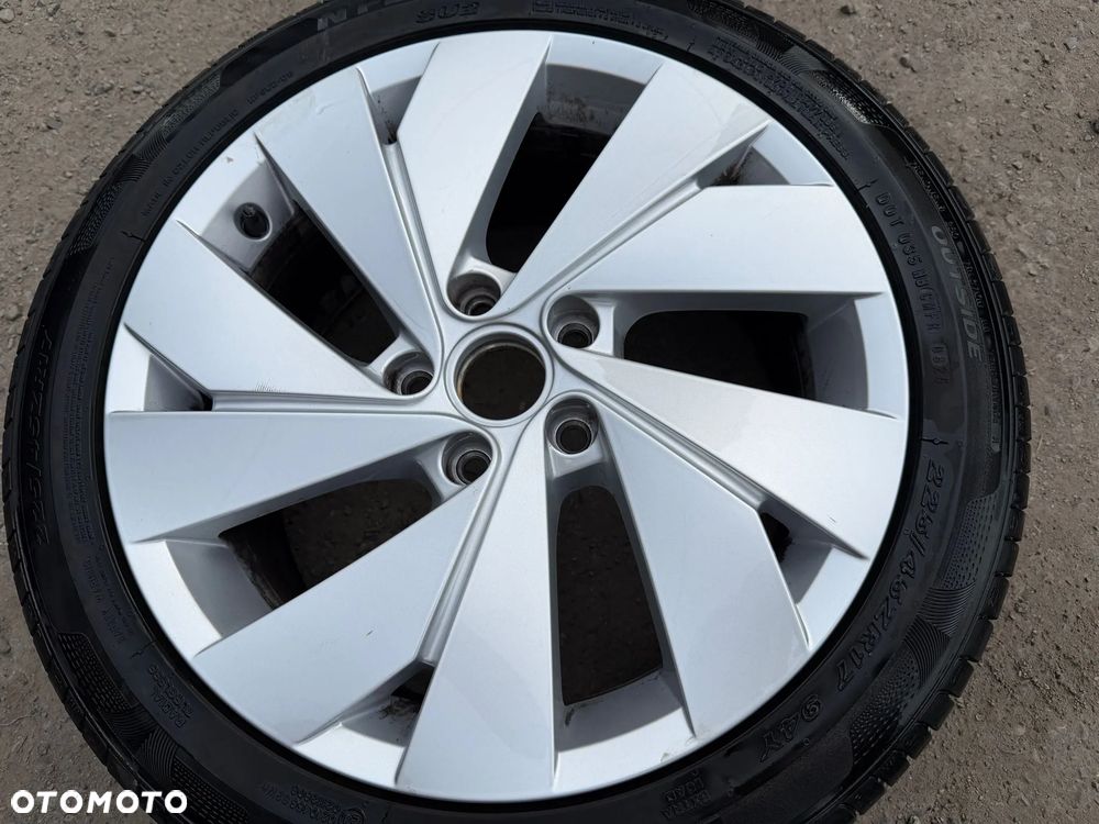 Koła Felgi 225/45 17' koła Volkswagen Golf VIII 8 5H0 601025BE 7.5Jx17H2 ET51 centr 57,1 OE - 2